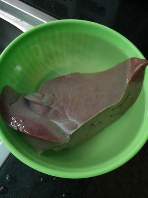 超嫩超鲜的 猪肝瘦肉汤的做法 步骤1