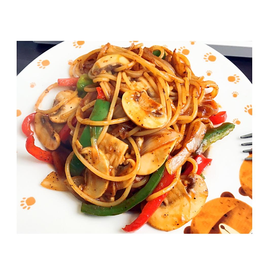 【深夜食堂】铁板那不勒斯风意大利面（拿波里意面）