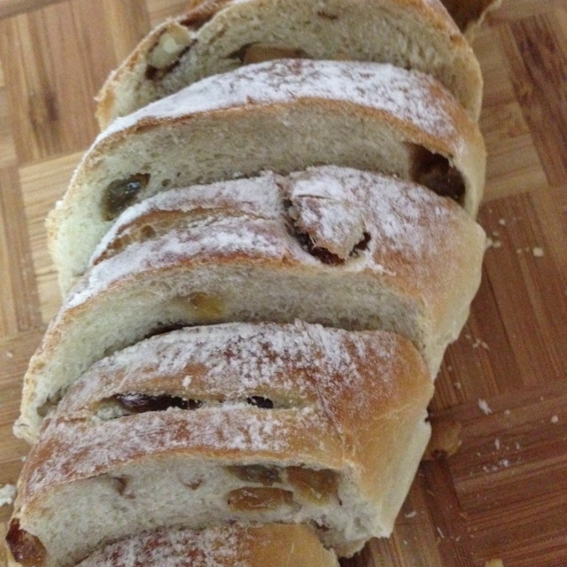 全麦葡萄干面包