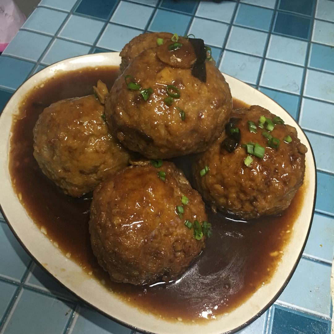 红烧狮子头