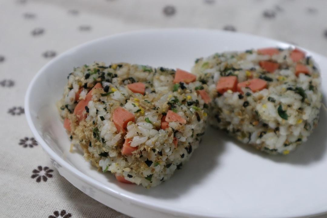 【三色饭团】