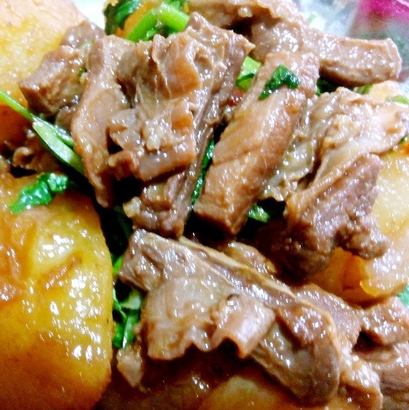 萝卜牛腩煲