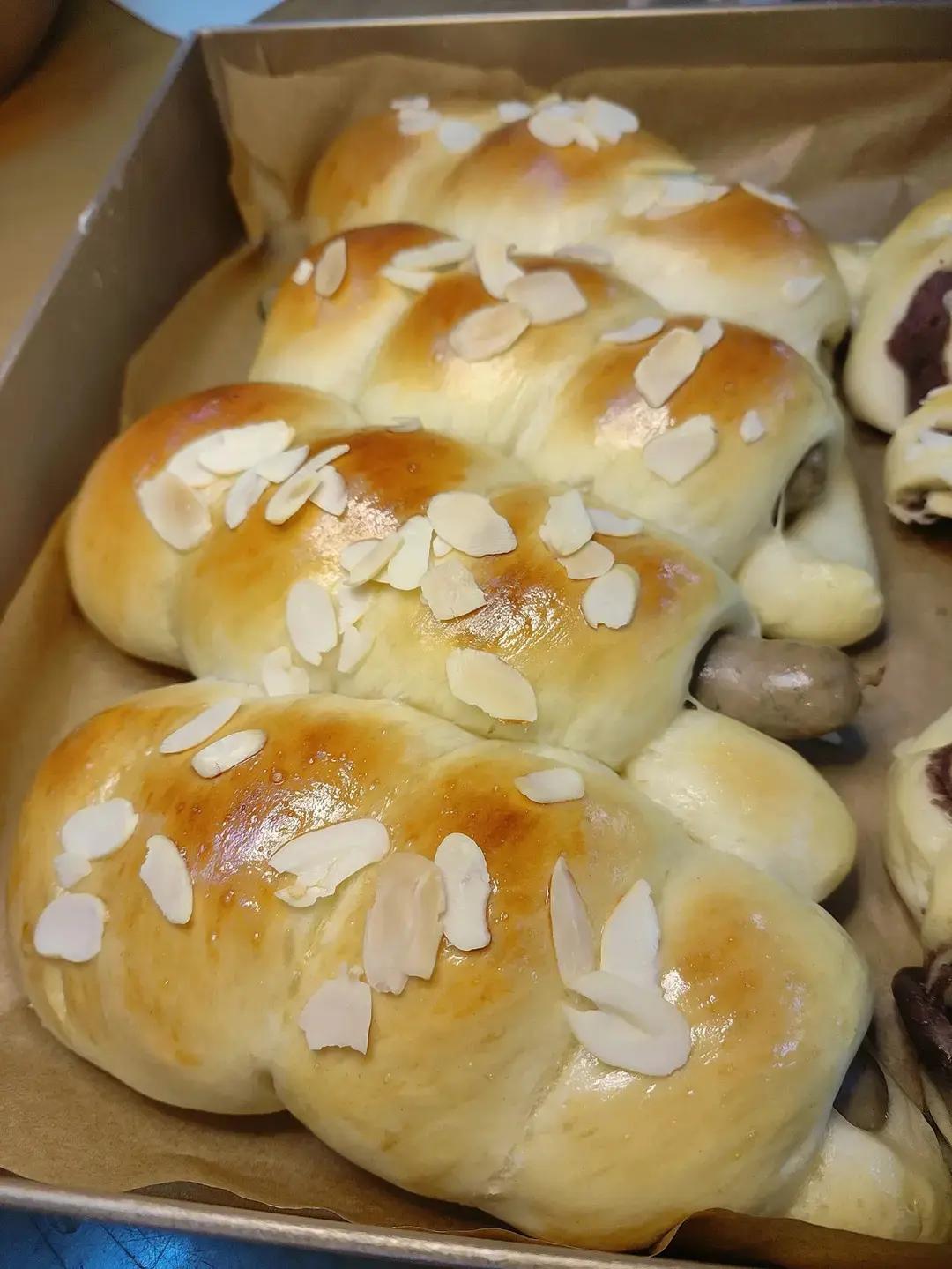 小朋友超爱的肠仔包（汤种法 中筋面粉）