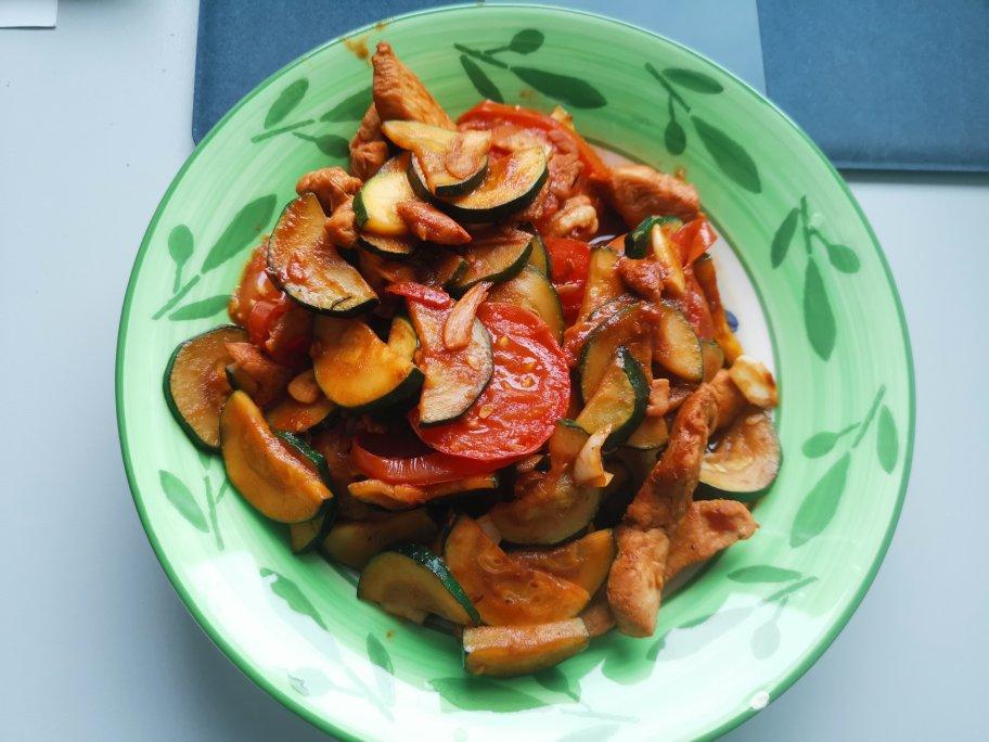 西葫芦炒西红柿鸡脯肉