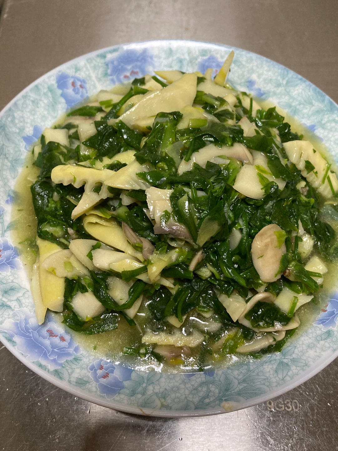 荠菜春笋炒蘑菇