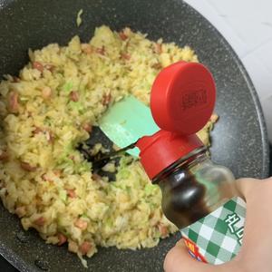 泡菜火腿蛋炒饭的做法 步骤9