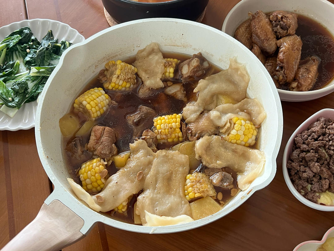 地锅鸡，教你贴饼子好吃的小技巧~