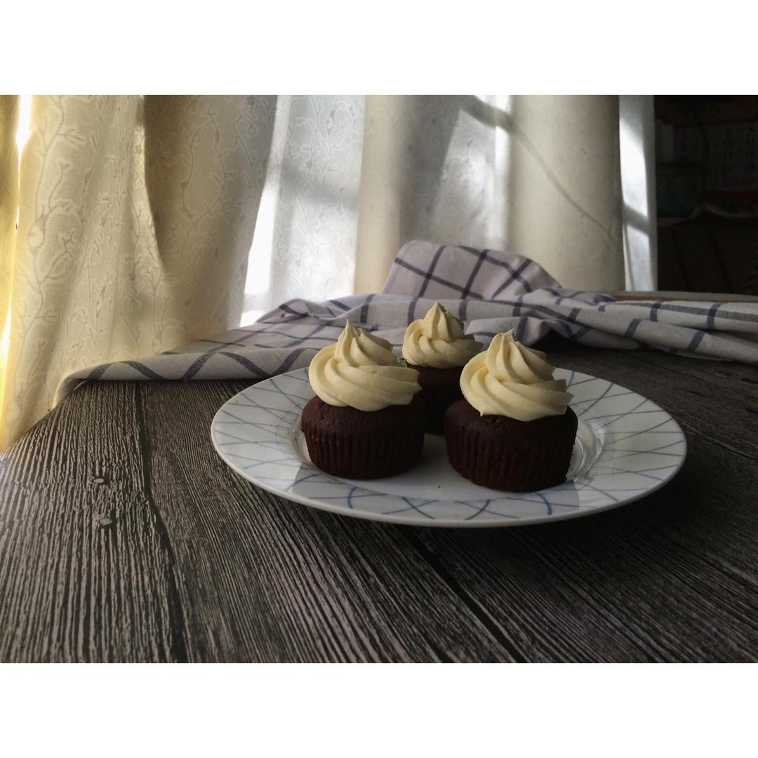 红丝绒杯子蛋糕（酸奶油Q弹版）Red velvet cupcake