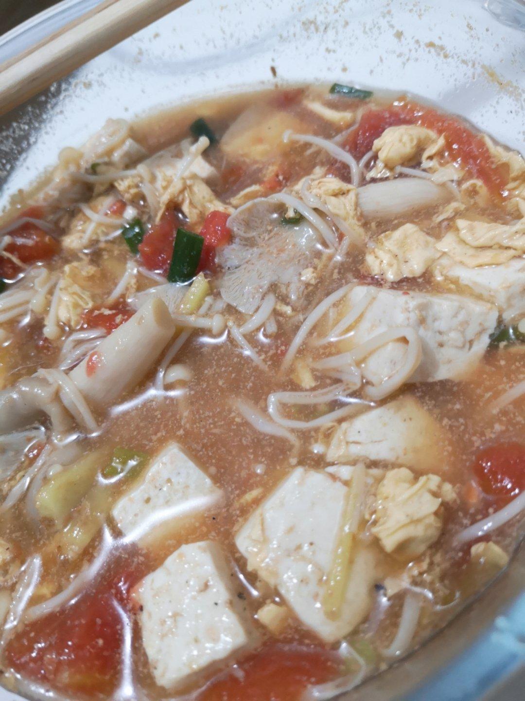 西红柿菌菇豆腐汤