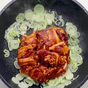 韩式辣炒猪肉的做法 步骤3