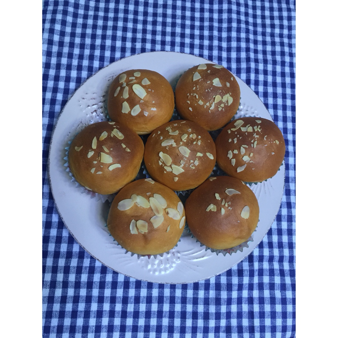 无法抗拒的美味～蜂蜜奶酪小餐包（巧克力豆奶酪馅）