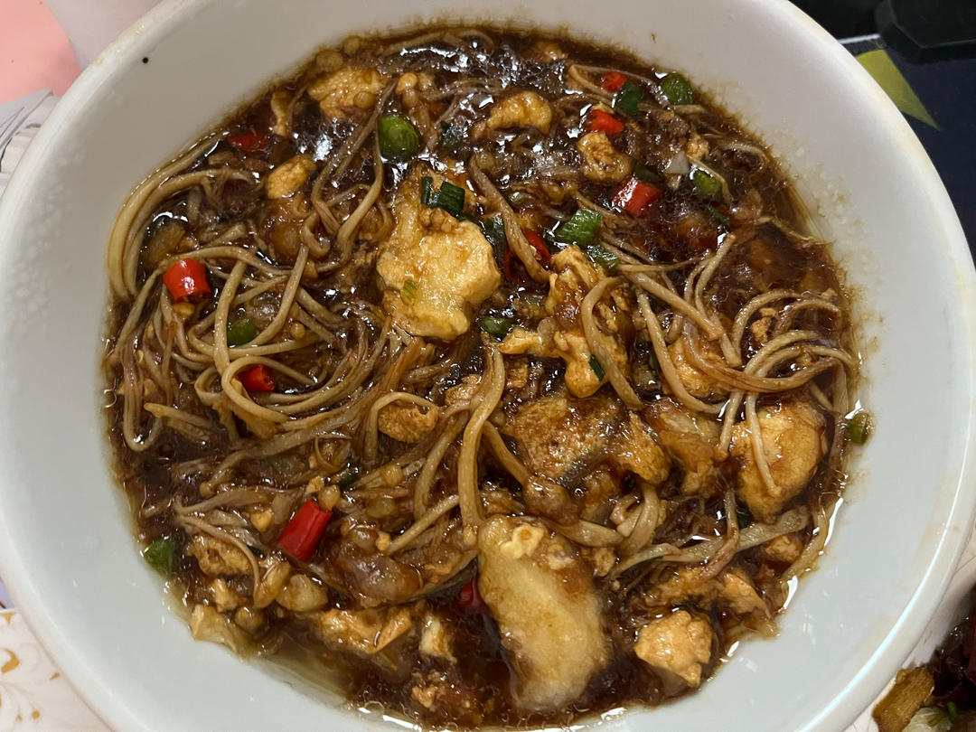 无敌巨好吃！超下饭的金针菇日本豆腐煲