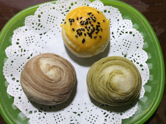 蛋黄酥~紫薯、抹茶、原味~花好月圆，中秋快乐~内附一次做六色蛋黄酥方法~