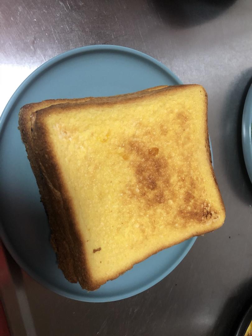 花hua草cao做的蜜烤奶香面包片