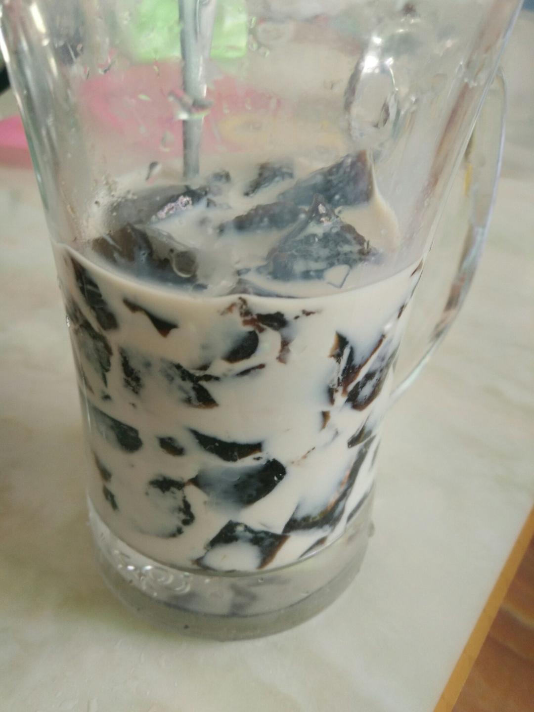 红豆牛奶龟苓膏