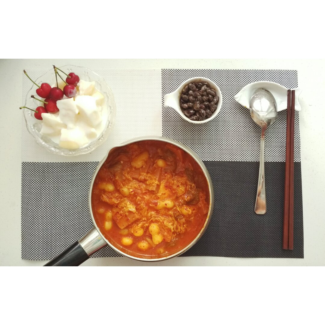 正宗韩国泡菜年糕方便面