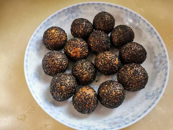 南瓜芝麻球---外脆里糯