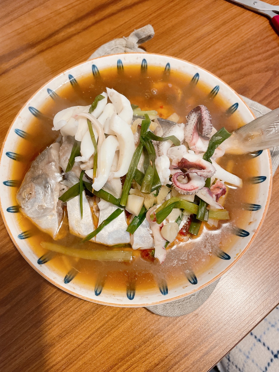 米其林三星餐厅新荣记菜谱-鲳鱼蒸肉饼 90的做法 步骤6