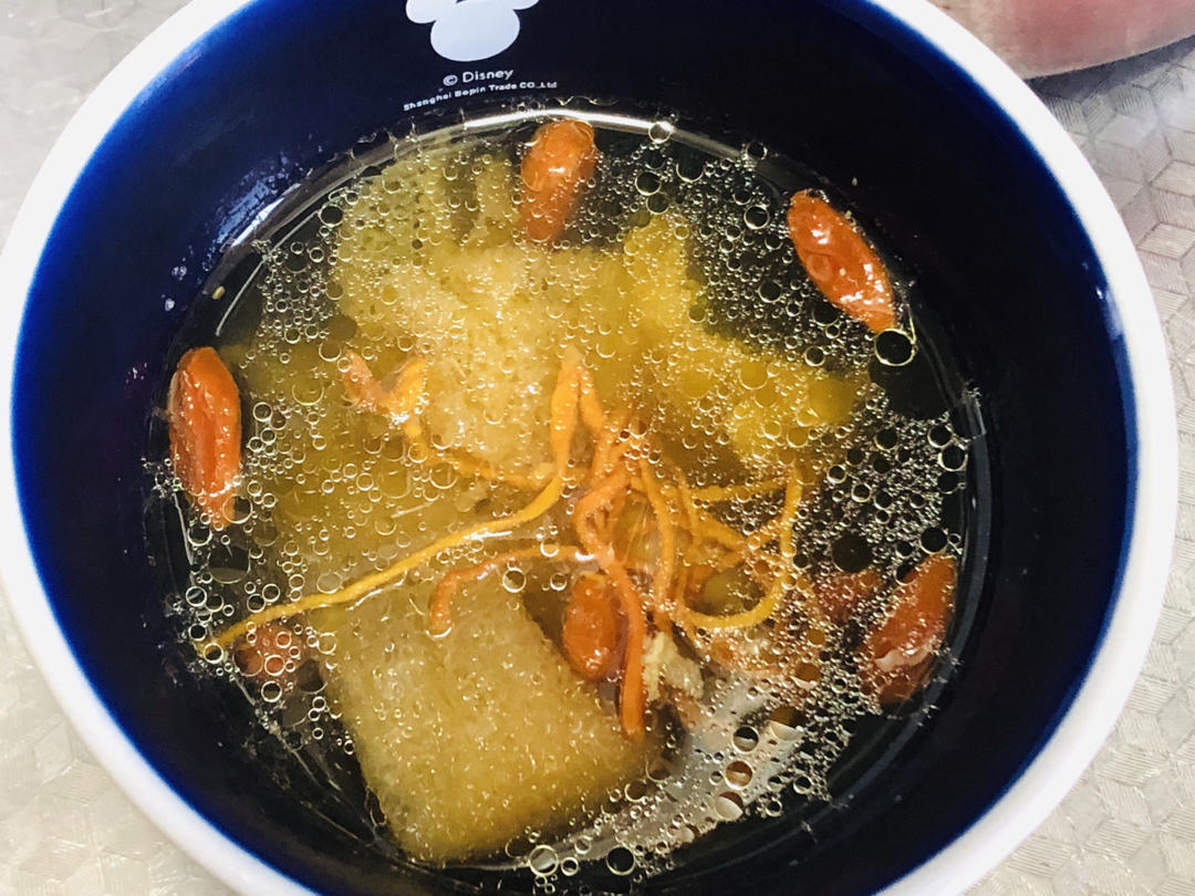 竹荪虫草花鸡汤