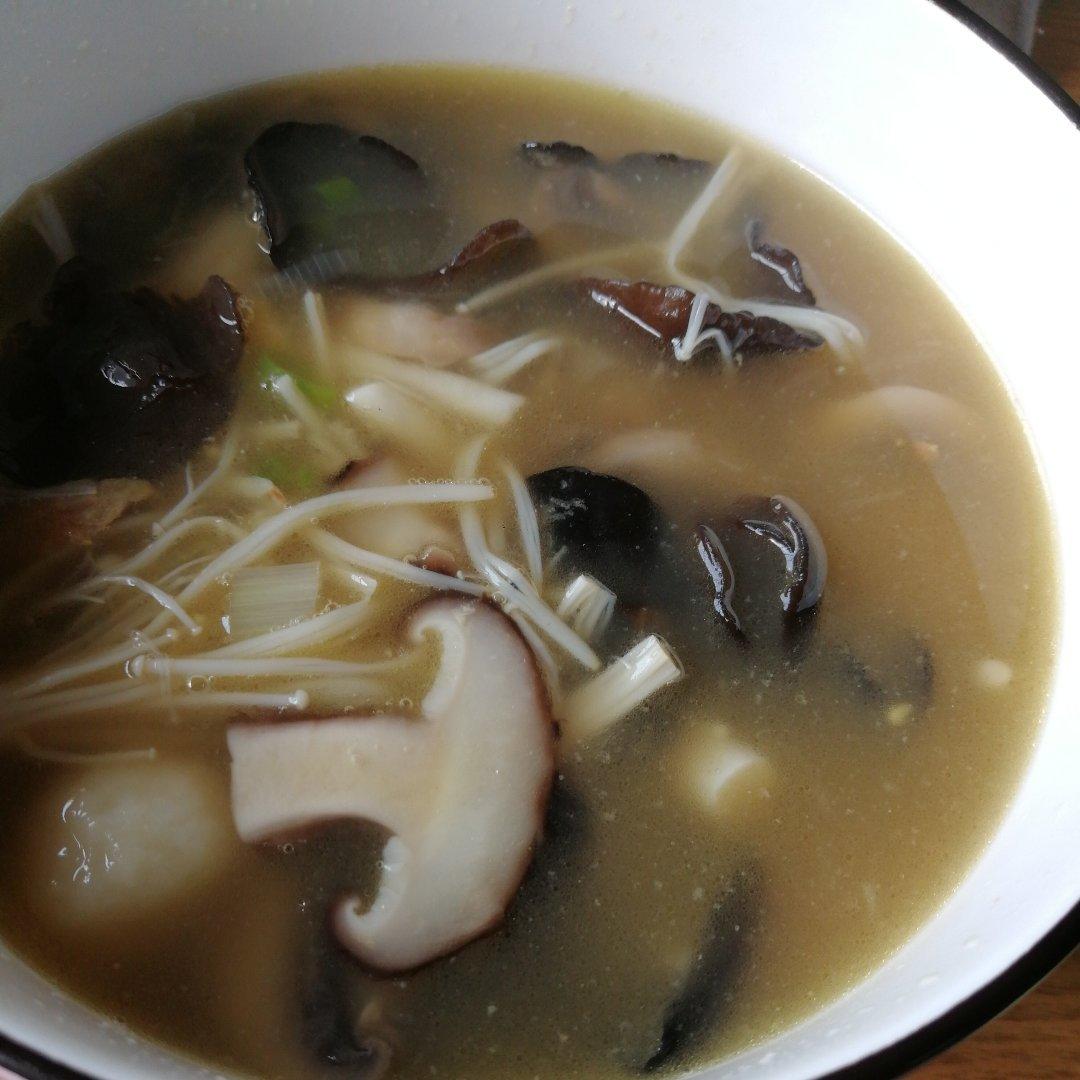 低卡减脂餐~三鲜菌菇汤