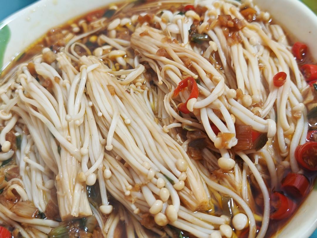 超级下饭的蒜蓉金针菇！好吃到爆