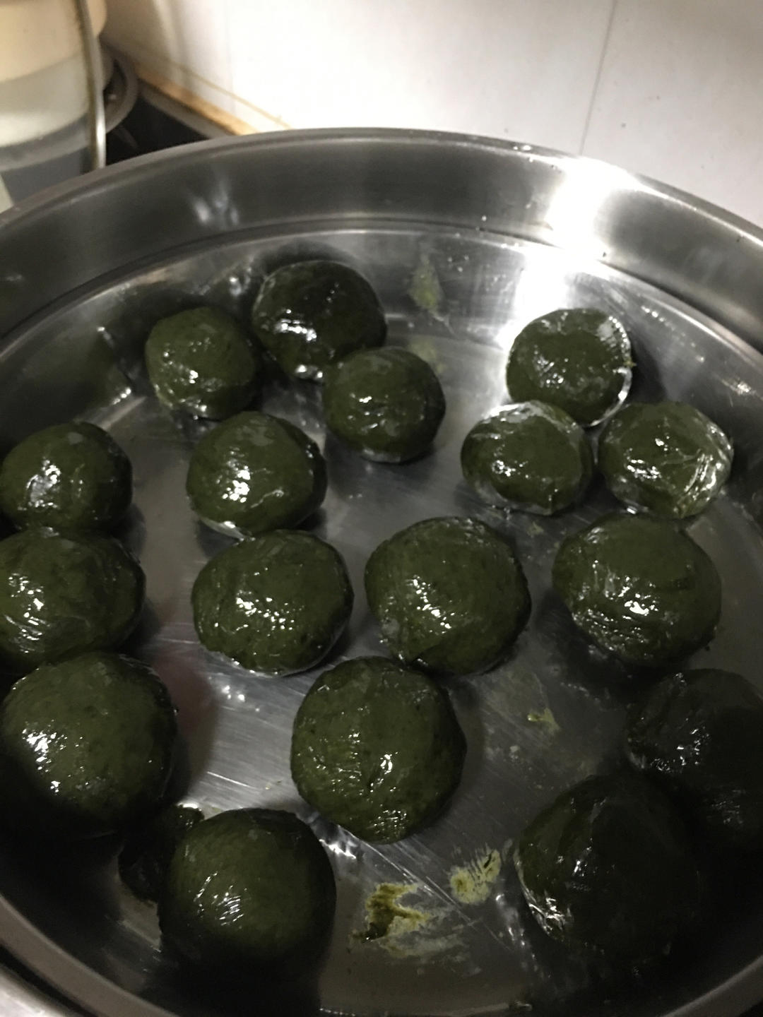 清明必吃的艾草青团