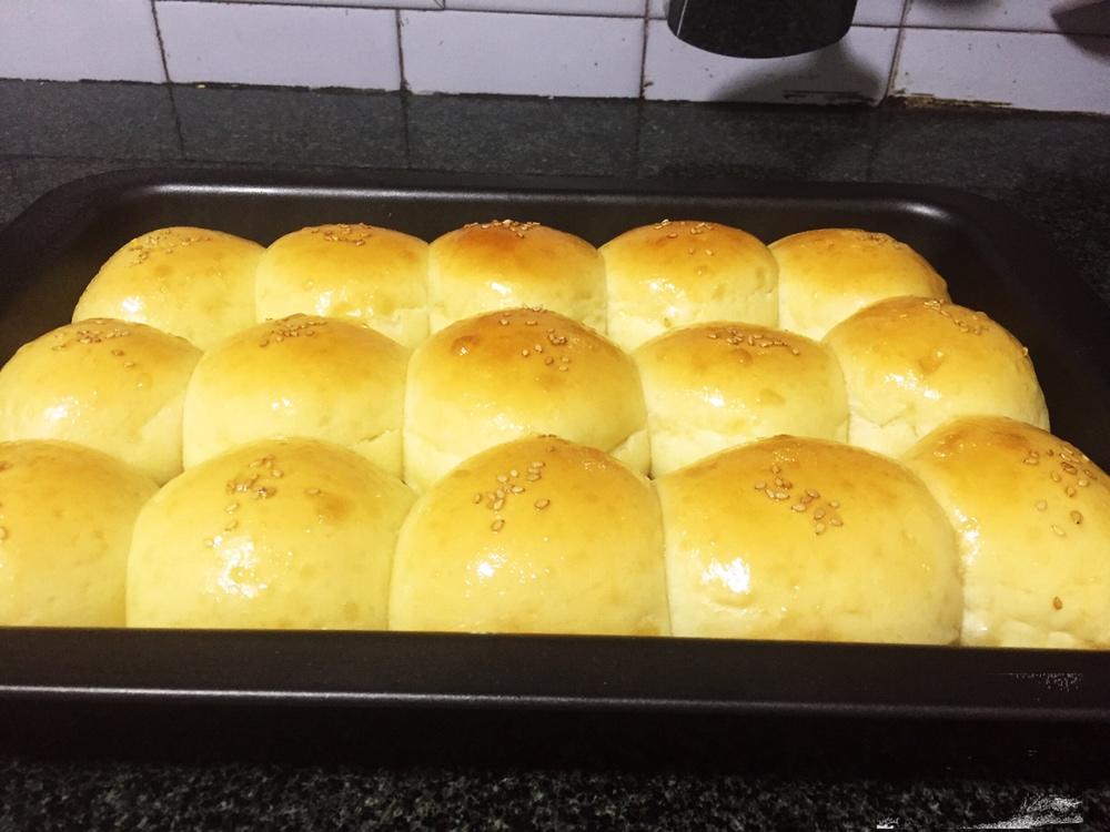 大人小孩都爱不释口的【蜂蜜牛奶小餐包】