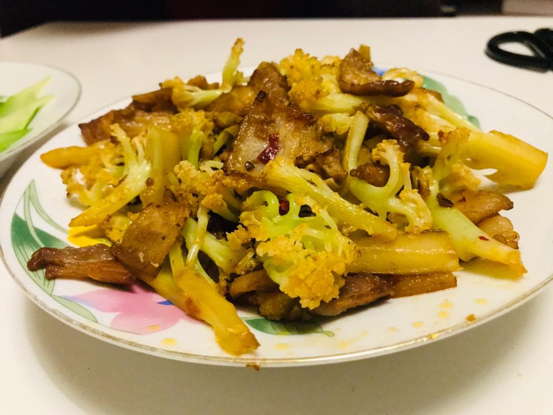 五花肉爆炒花菜