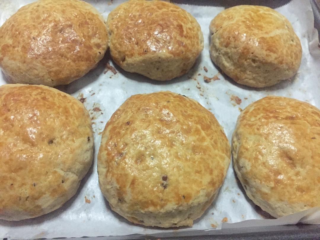 【视频】3分钟 奶油司康Scone(可能是世界上最快手的司康) 消耗淡奶油～