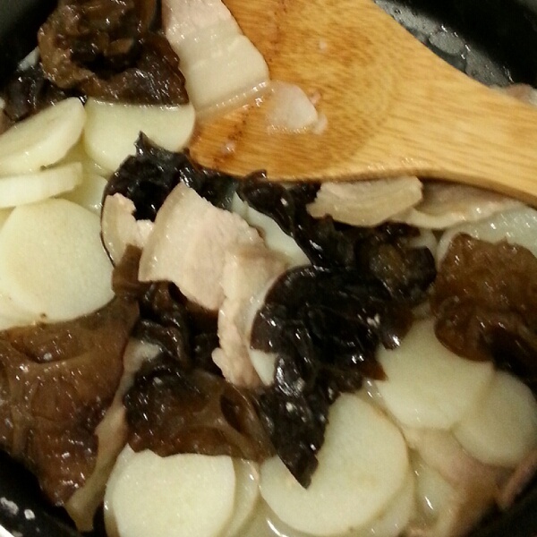 肉片山药炒木耳