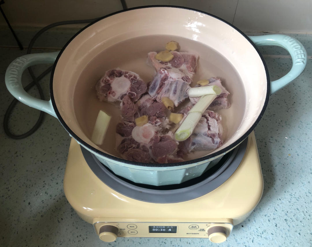 番茄牛尾汤【电磁炉食谱12月】