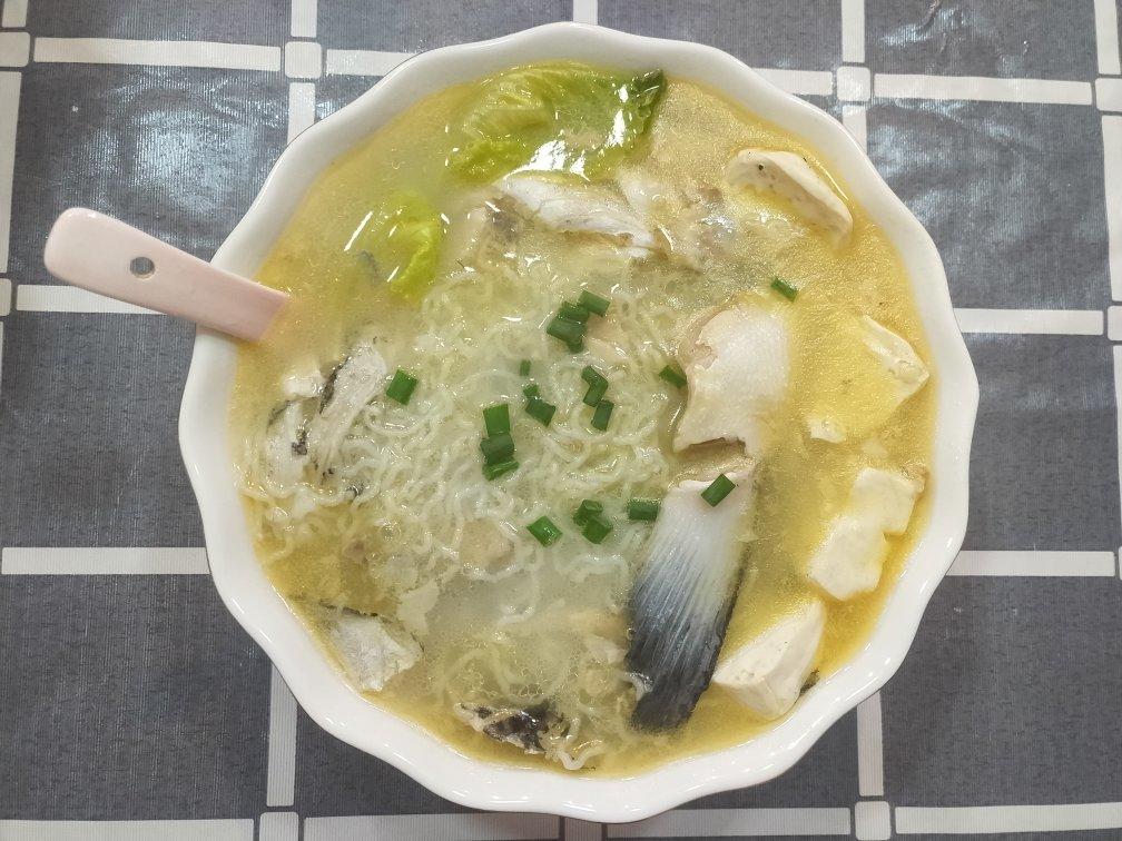 三文鱼头豆腐汤