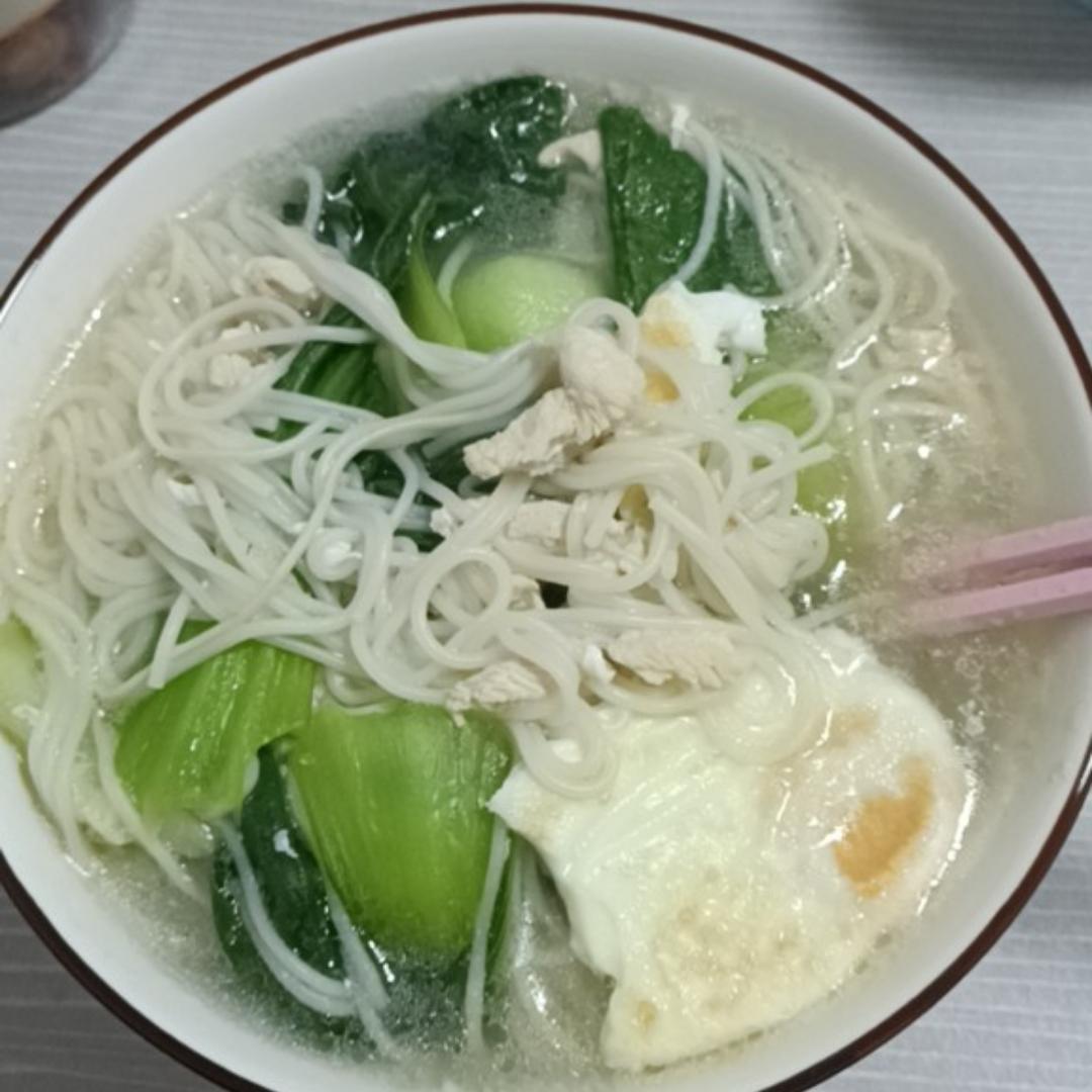 时蔬鸡丝面+草莓