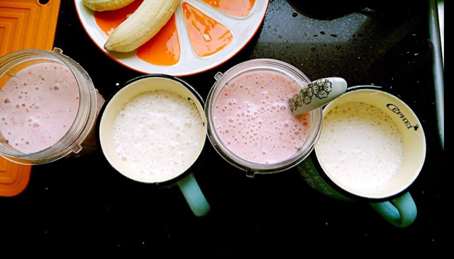 37度静做的香蕉苹果牛奶果汁