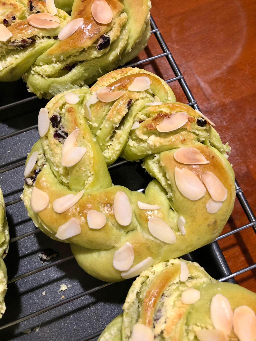 《Tinrry+》斑斓椰香蔓越莓面包