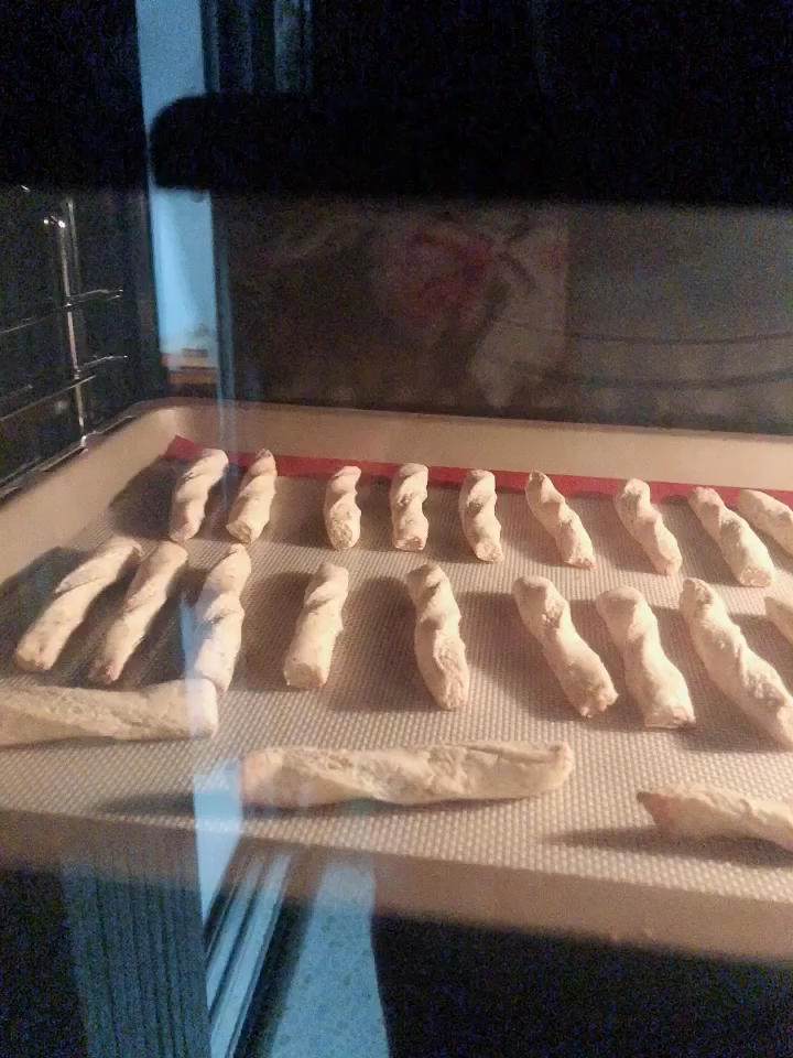 椒盐芝麻咸饼干棒