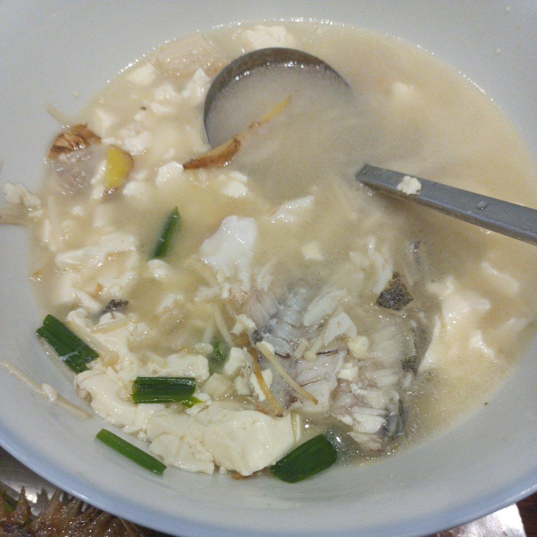 鱼头豆腐汤