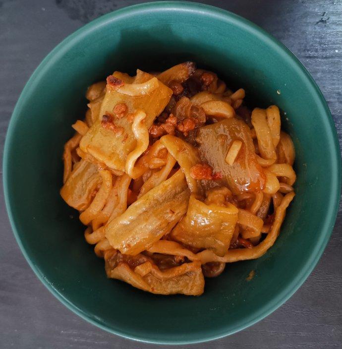 无敌好吃的【鱼香肉沫茄子焖面】，吃完舔盘🍜