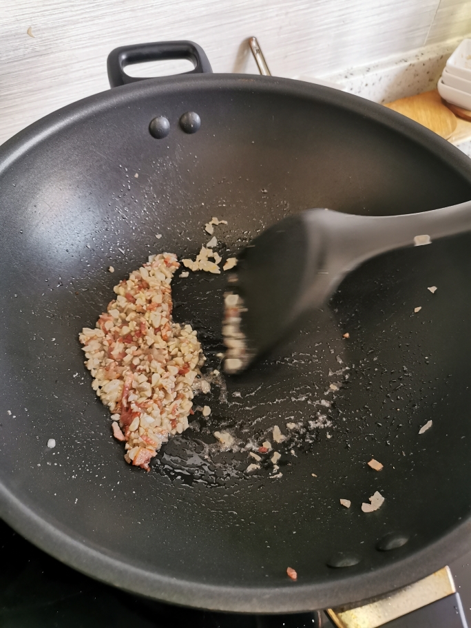 西餐经典汤品-培根奶油蘑菇浓汤的做法 步骤7