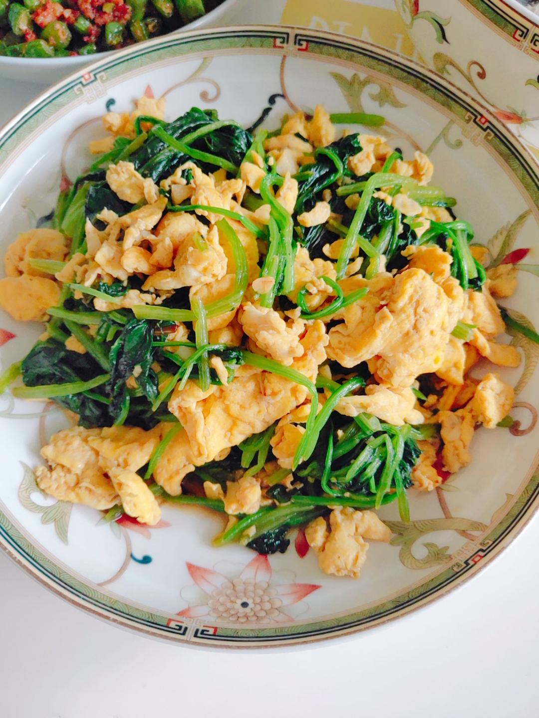 菠菜炒鸡蛋