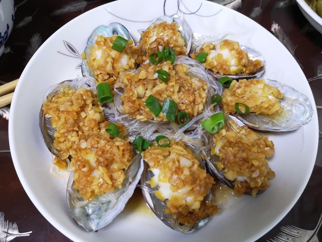 蒜蓉粉丝蒸鲍鱼