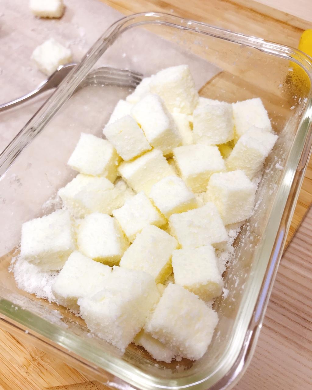 完胜85度C牛奶椰丝小方