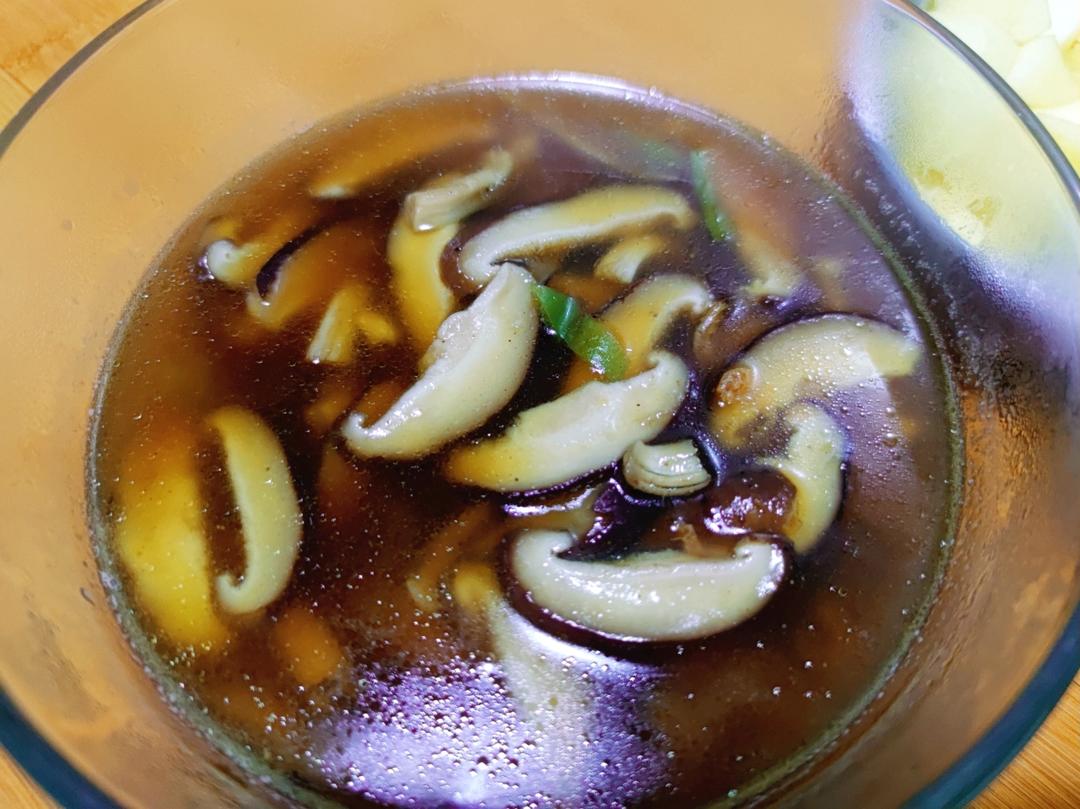 滋补鲜 香菇汤