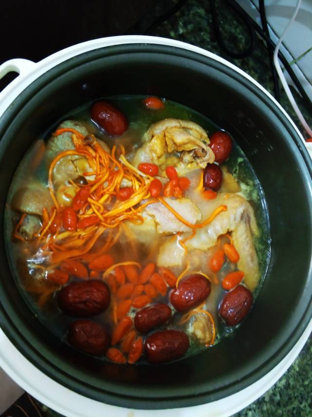 虫草花煲鸡汤