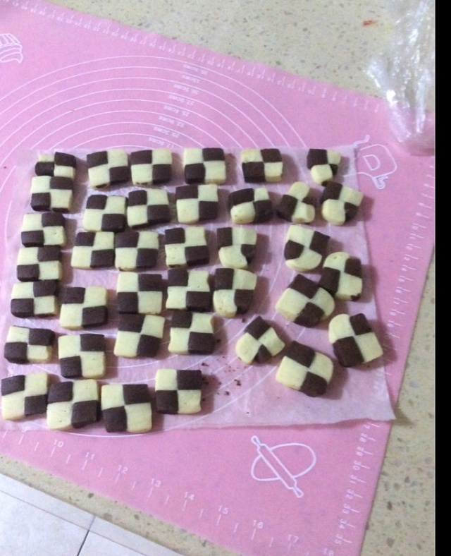 双色小棋格饼干