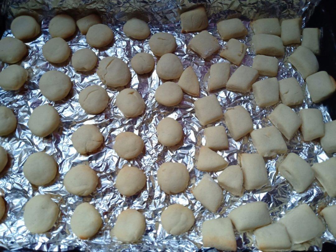 牛奶方块小饼干