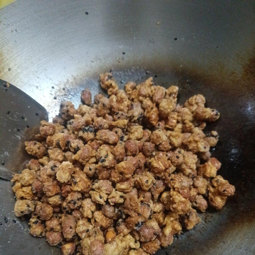 很脆很脆的「脆皮糖衣花生🥜」