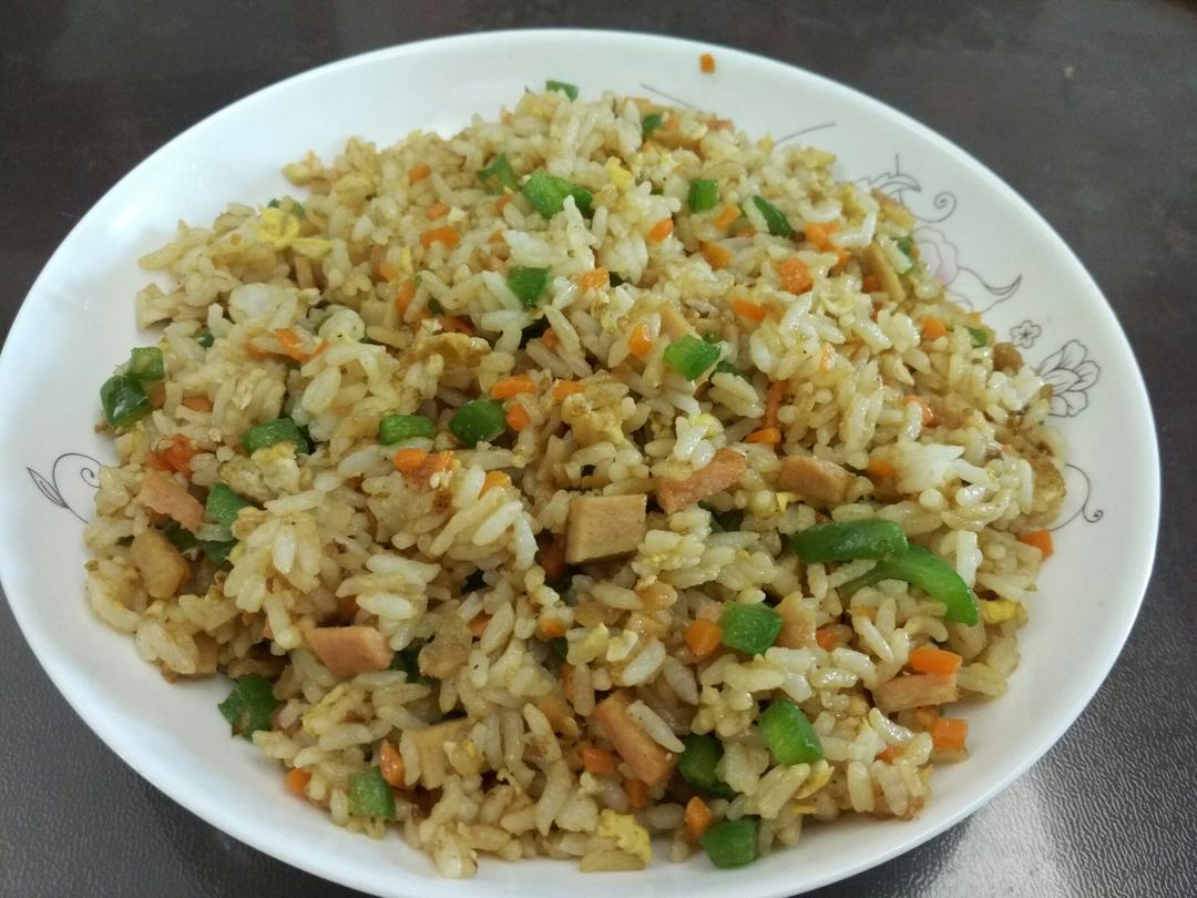 翁_k1ab做的青椒鸡蛋炒饭