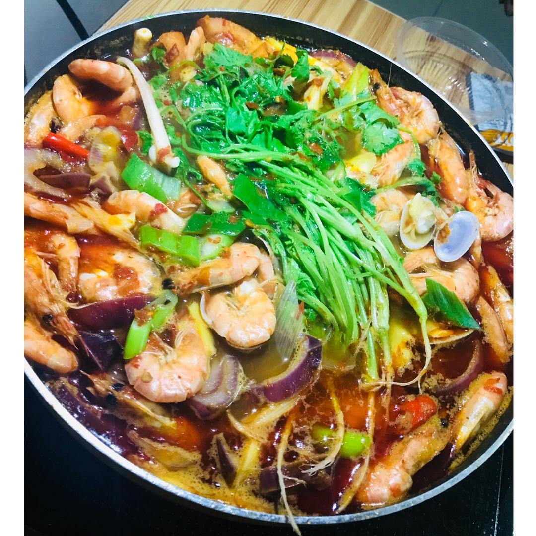 娇小潘做的香辣海鲜锅
