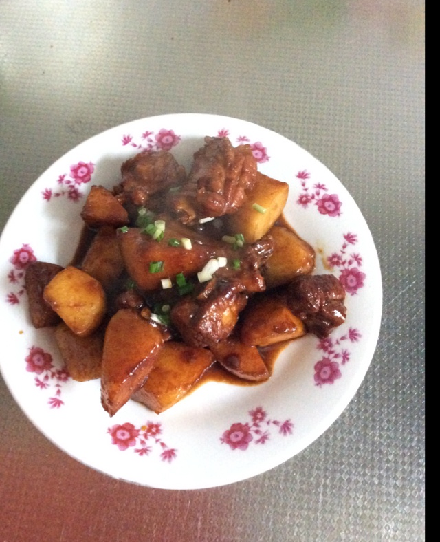 土豆烧排骨